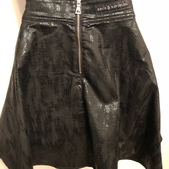 New Rock & Republic Croquette Snake Skin Skirt NWT - Picture 2 of 6